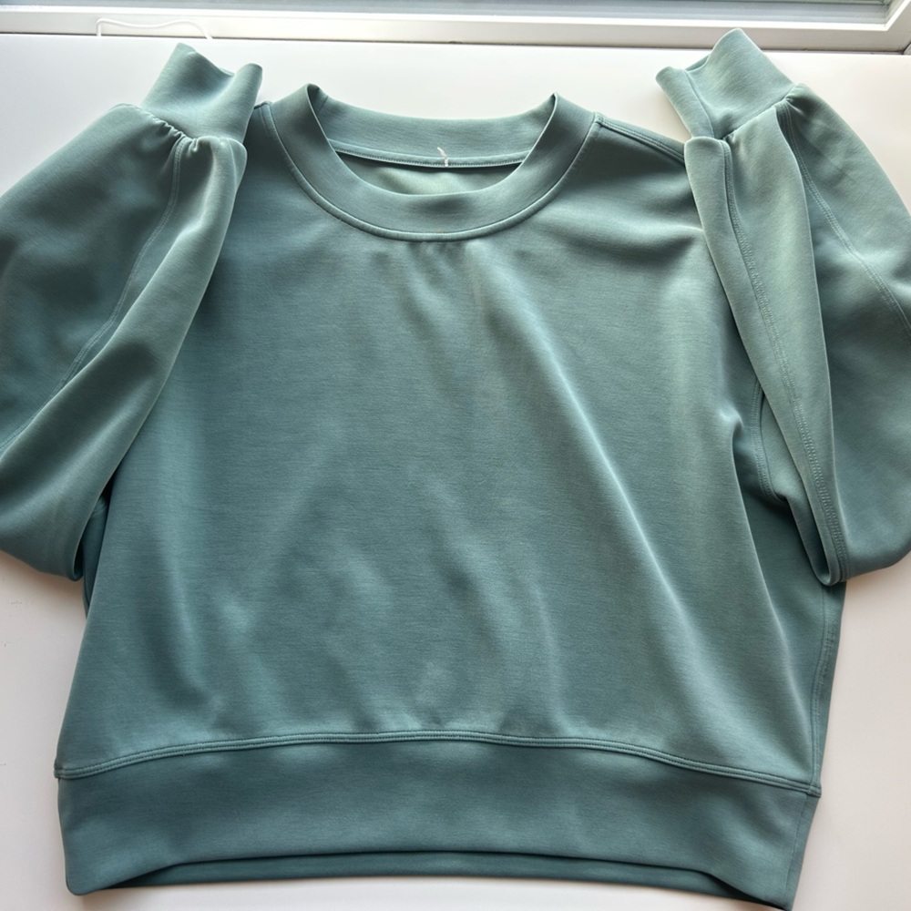 Lululemon softstreme Green Sweatshirt